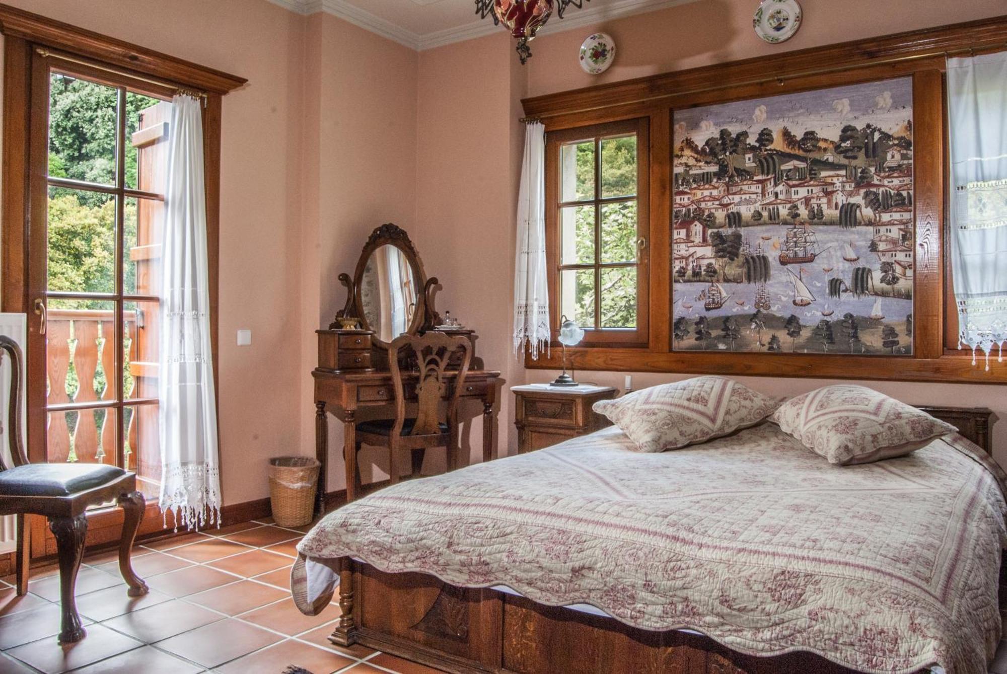 Viraggas Traditional Hotel Vrastama Room photo